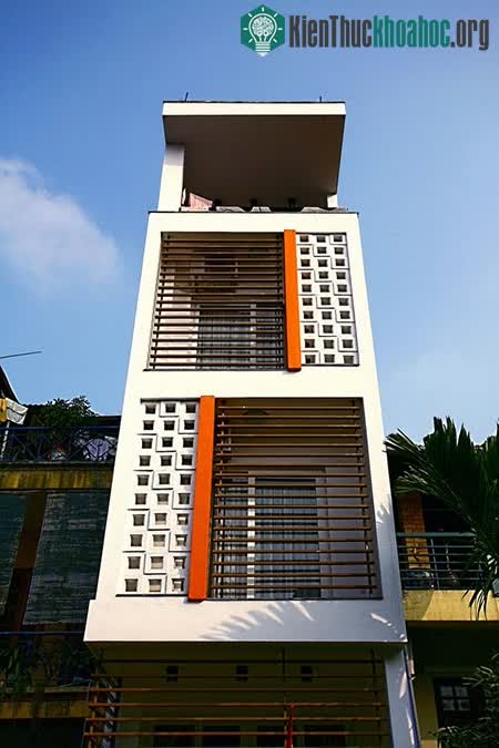 Sử dụng lam chắn nắng