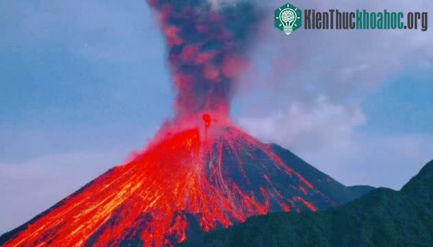 Bí ẩn hồ Thiên Trì bao quanh toàn núi, không có nguồn nước chảy vào, trữ lượng 2 tỷ tấn ảnh 1