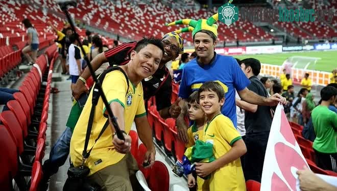 Gậy chụp ảnh tự sướng bị cấm khỏi World Cup từ vài năm trước.