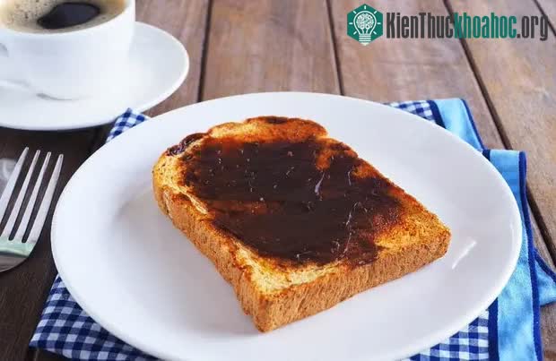 Australia: Bánh mì phết bơ vegemite