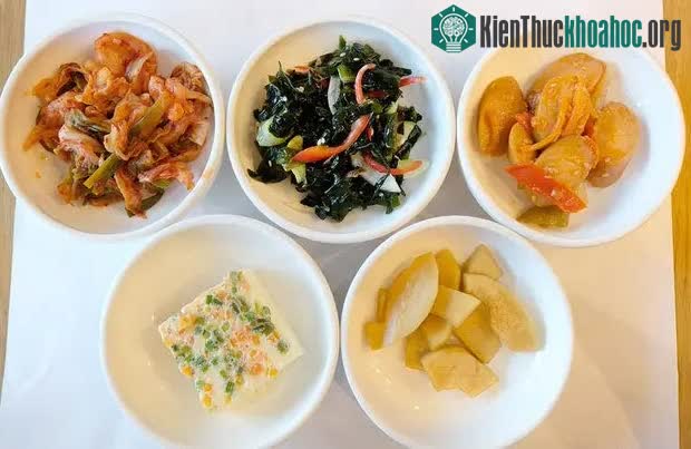 Hàn Quốc: Cơm và Banchan