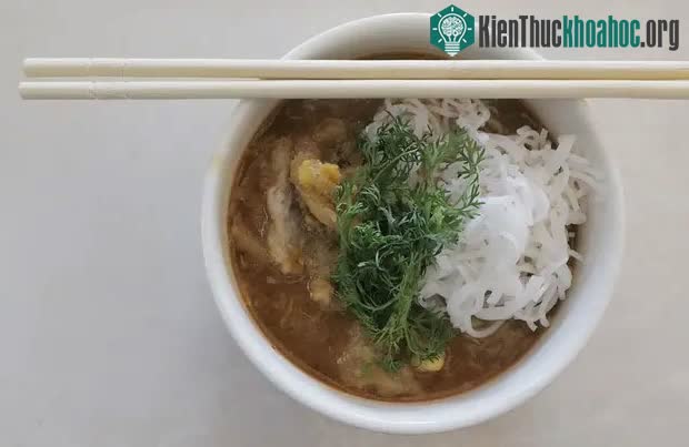 Myanmar: Mohinga