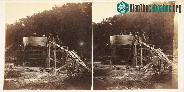 Trong ảnh là một thùng thu dầu ở bang Pennsylvania. Mỹ.