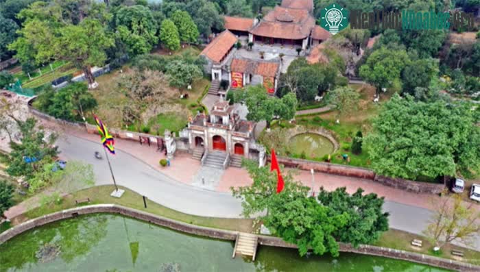 Đền Thượng nhìn từ trên cao