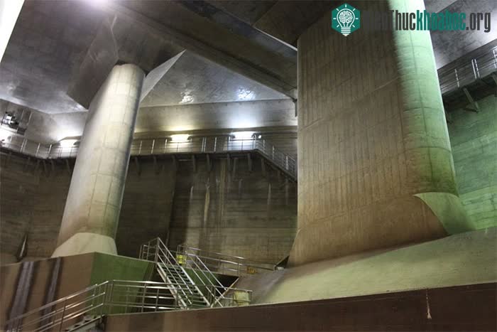 Tokyo giờ đây tự hào với một hệ thống phòng chống lũ bao gồm hàng chục con đập, hồ chứa và đê
