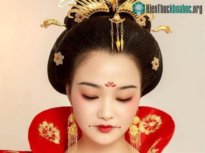 Bí mật 2 chấm đỏ trên khóe miệng phi tần nhà Đường ảnh 2