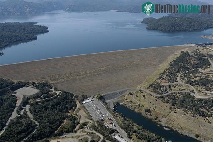 Đập Oroville ở bang California cao nhất nước Mỹ với 235m