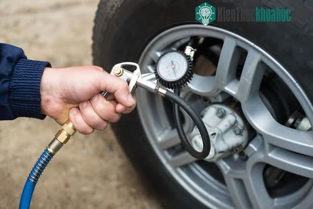 Lốp xe không nên quá non hoặc quá căng, cần được bơm theo tiểu chuẩn