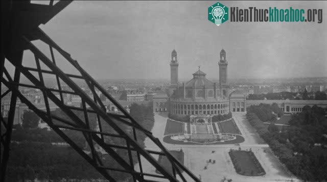 Điều gì đã thực sự diễn ra vào ngày tháp Eiffel xuất hiện trước thế giới năm 1889? ảnh 4