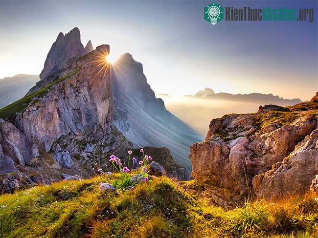 Làng Dolomites