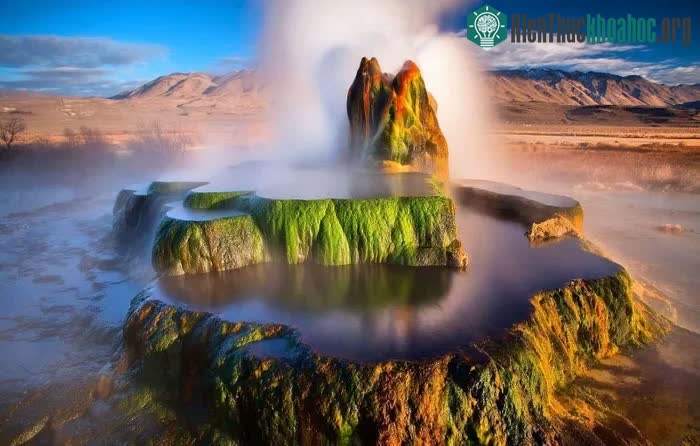 Fly Geyser