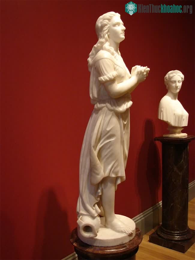 Bức tượng điêu khắc “Hagar” của Edmonia Lewis.