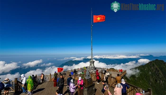 Đỉnh núi Fansipan