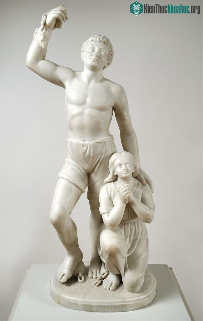 Bức tượng điêu khắc “Mãi mãi tự do” của Edmonia Lewis.