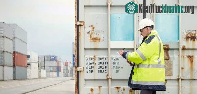"Sát nhân giấu mặt" ẩn trong những thùng container ảnh 0