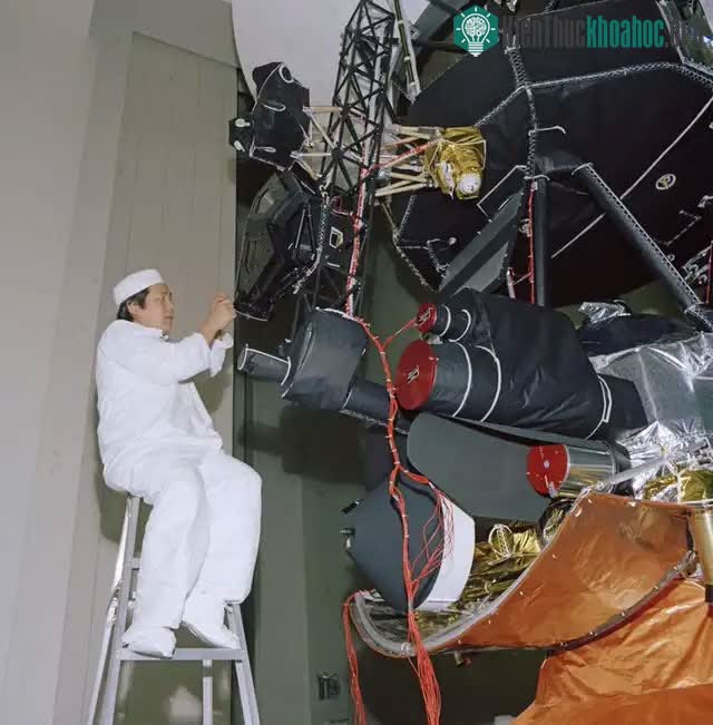 Các kỹ sư NASA đang phải tìm lại hướng dẫn sử dụng các đây 45 năm để khắc phục sự cố của tàu Voyager 1 ảnh 0