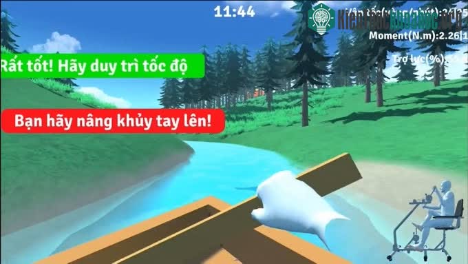Màn hình thực tế ảo mô phỏng trò chơi chèo thuyền với các thông báo cho người tập điều chỉnh động tác.