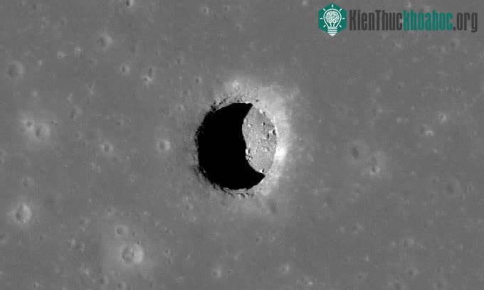 Hố trũng ở vùng Mare Tranquillitatis trên Mặt trăng