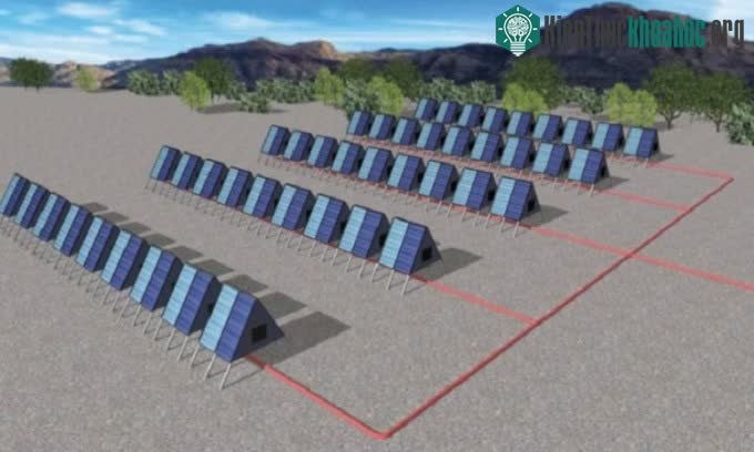 Các khung chữ A lắp tấm quang năng giúp cung cấp năng lượng cho cỗ máy thu giữ CO2.