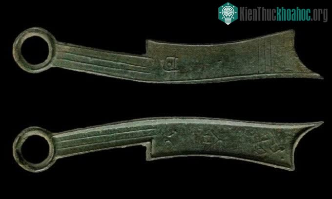 Tiền xu hình dao bằng đồng