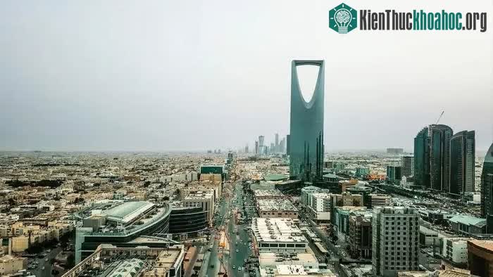 Arab Saudi sử dụng công nghệ làm mưa nhân tạo để thích ứng với biến đổi khí hậu.