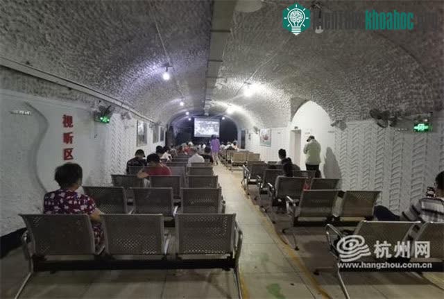 Sipailou được xây trong lòng núi, có chiều dài khoảng 500m, tổng diện tích hơn 1.000m2