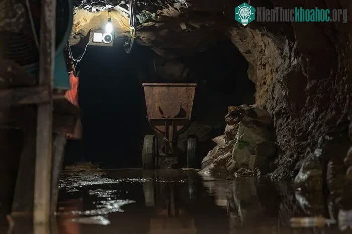 Một mỏ vàng trái phép bị chính phủ phong tỏa.