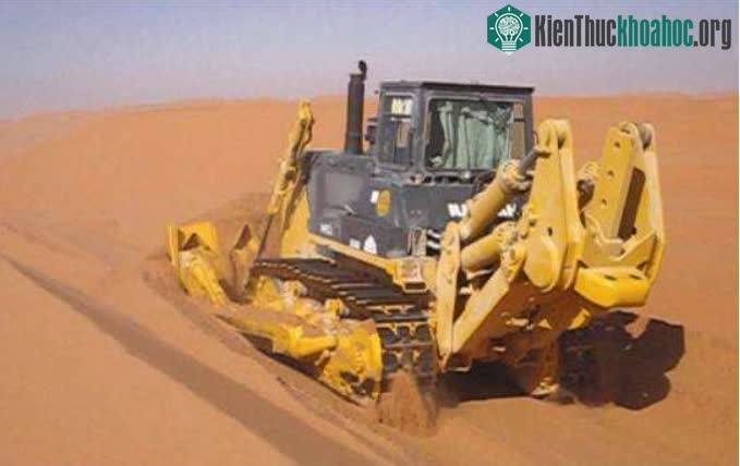 Không thể dùng máy xúc để đo độ sâu của sa mạc Sahara.