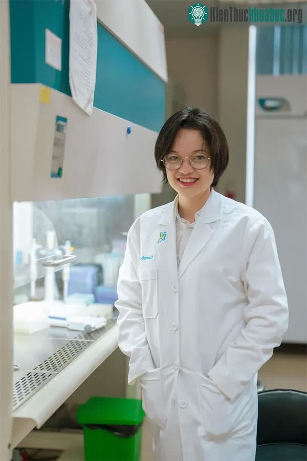 Tiến sĩ Bùi Thanh Duyên tại phòng lab giải mã gene Genetica.