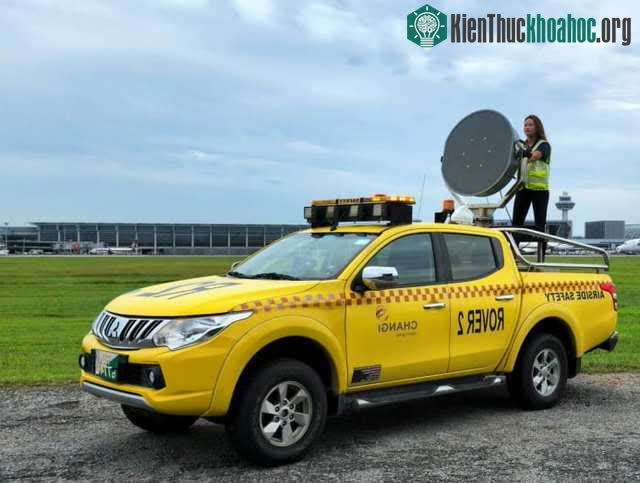 Yap Xinli trên chiếc xe đặc thù.