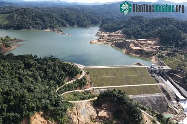 Thuỷ điện thượng Kon Tum bị cho có liên quan động đất ở huyện Kon Plông.