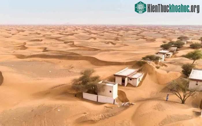 Cứ vào ban ngày, ngôi làng này sẽ xuất hiện nhưng lại biến mất vào ban đêm.