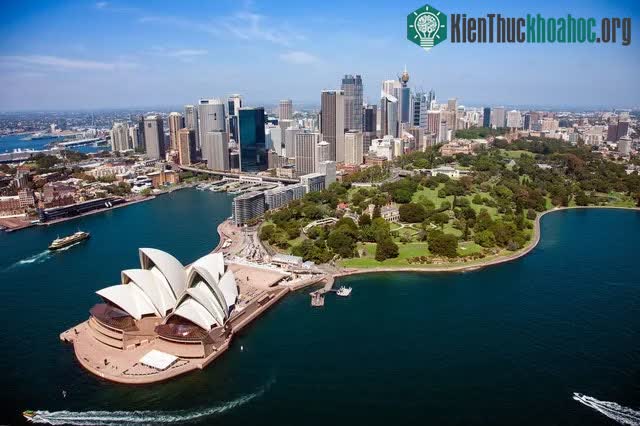 Mảng kiến tạo Australia đang trôi về phía bắc với tốc độ nhanh so với các mảng khác.
