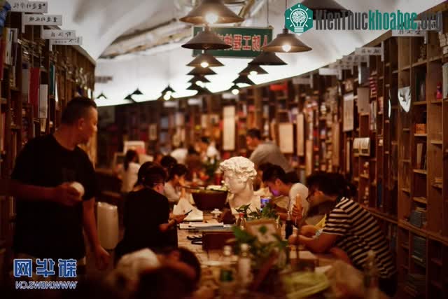 Bên trong hầm trú ẩn tránh nóng ở Trung Quốc ảnh 12