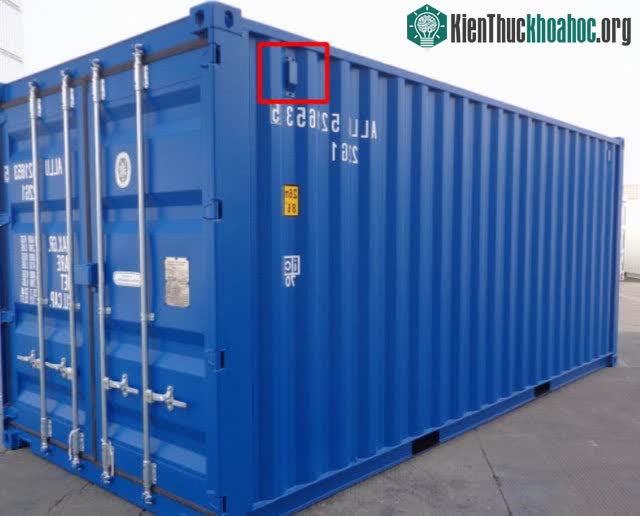 Lỗ thông gió trên container, tuy nhiên chỉ riêng nó chưa đủ để giảm khí độc bên trong.