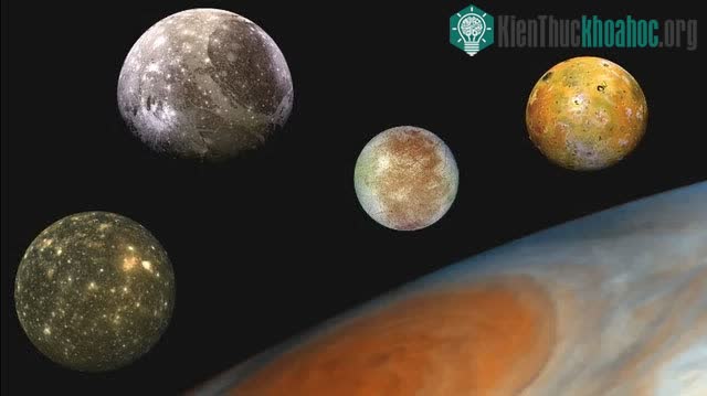 Dành nhiều thời gian ở ngoài không gian cũng gây ra những thách thức về tâm lý