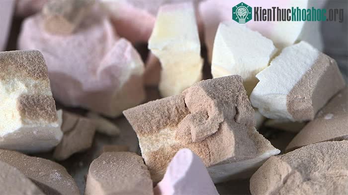 &nbsp;Món ăn nghe có vẻ đơn giản này lại tiềm ẩn rất nhiều nguy hiểm lẫn rắc rối cho phi hành gia.