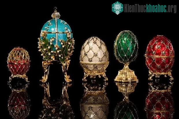 Một số quả trứng Faberge lừng danh.