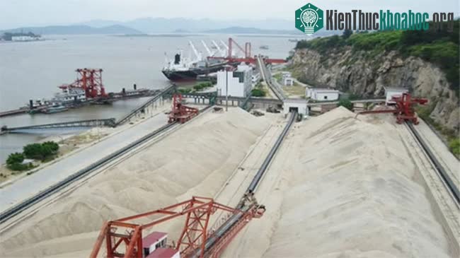 Không phải dầu mỏ hay nước, chuyên gia cảnh báo đây mới là tài nguyên sắp cạn kiệt ảnh 4