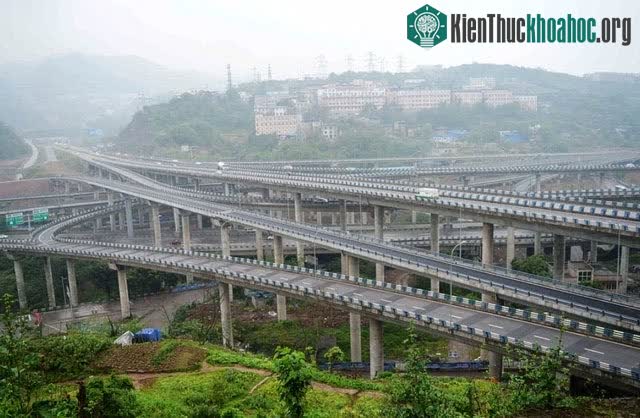 Ngắm nút giao cầu vượt dày đặc như đan cửi ở Trung Quốc đến nỗi GPS cũng phải chịu thua ảnh 4