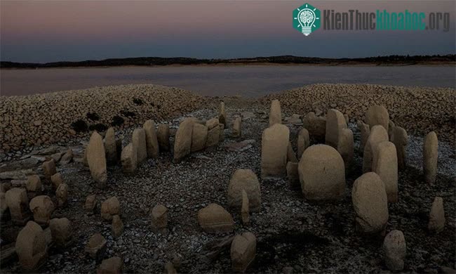 "Stonehenge Tây Ban Nha"