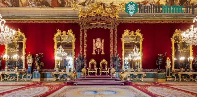 Cung điện Hoàng gia ở Madrid, Tây Ban Nha