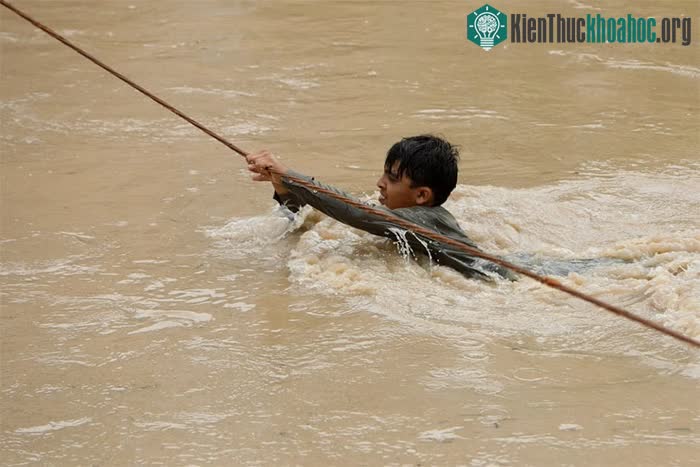 Thảm họa hơn 1.000 người chết khiến Pakistan cầu cứu thế giới ảnh 6