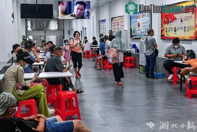 Điểm tránh nóng này có sức chứa từ 100-150 người