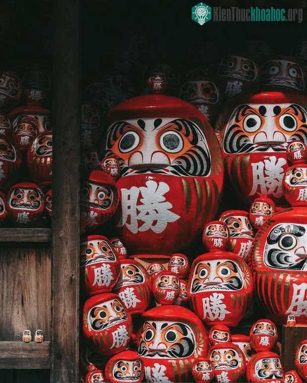 Daruma là một loại búp bê truyền thống của Nhật Bản