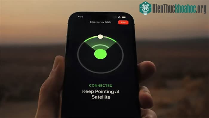 Hình ảnh iPhone 14 kết nối vệ tinh.