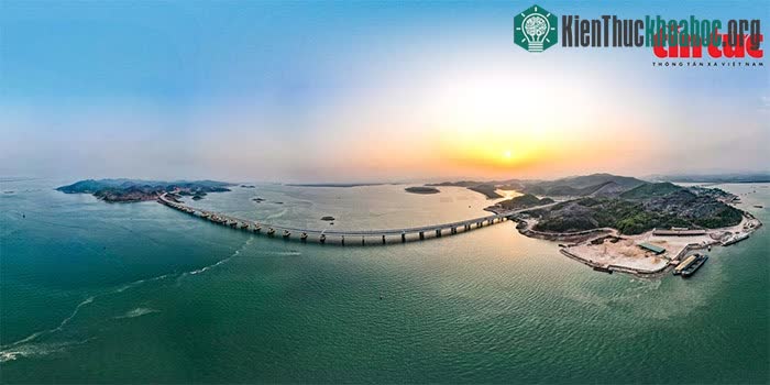 Ngày 1/9/2022, cao tốc Vân Đồn - Móng Cái thông xe.
