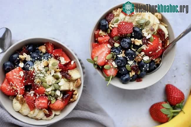 Yến mạch là loại thực phẩm giúp giảm cholesterol.&nbsp;