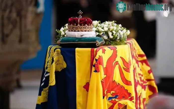 Áo quan dành cho Nữ hoàng Elizabeth đã được làm cách đây 30 năm