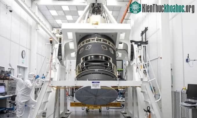 Máy ảnh kỹ thuật số LSST ở phòng thí nghiệm SLAC ở Mỹ.